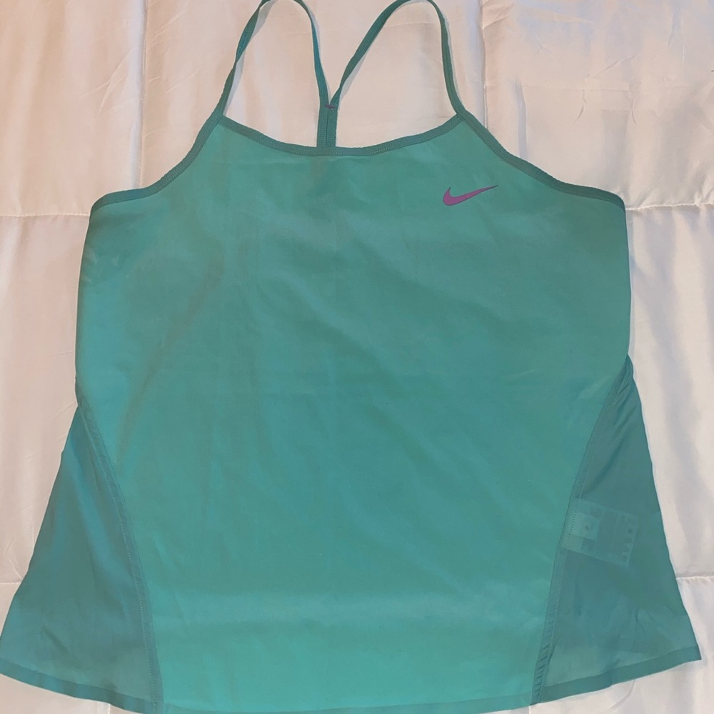 Nike dri-fit criss cross back tank top